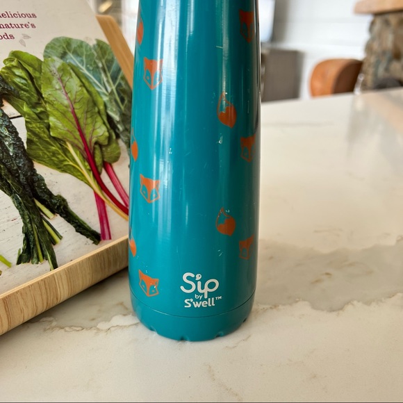 Swell water bottle - Picture 2 of 4